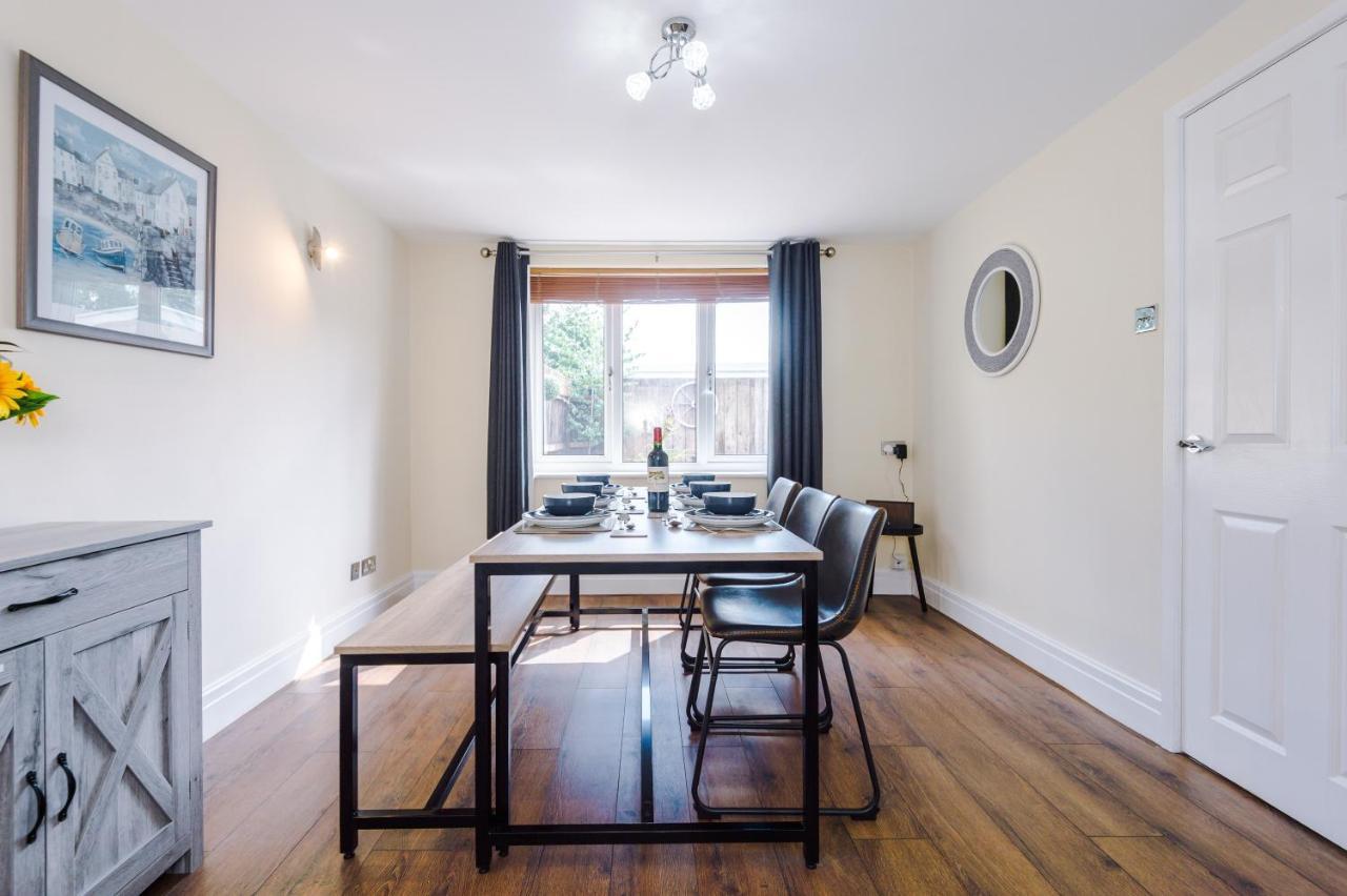 Charming 3-Bed Cottage In Chester, Ideal For Families & Workers, Free Parking - Sleeps 7 ภายนอก รูปภาพ