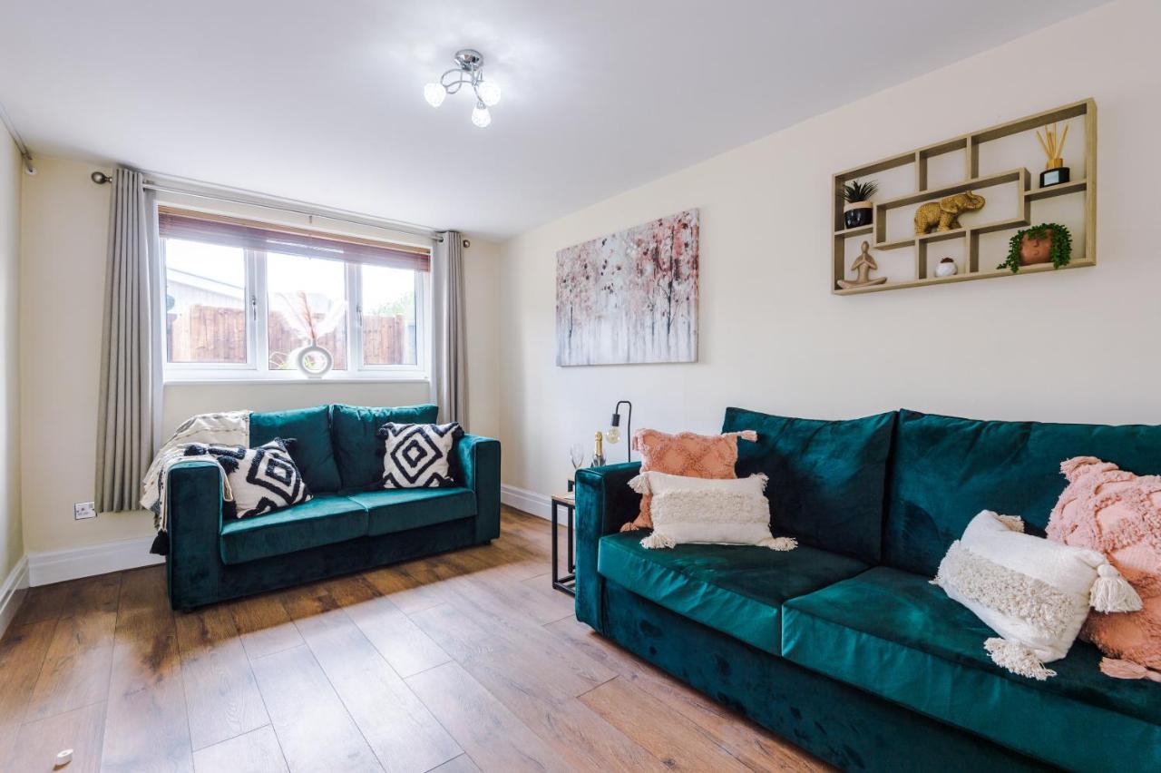 Charming 3-Bed Cottage In Chester, Ideal For Families & Workers, Free Parking - Sleeps 7 ภายนอก รูปภาพ