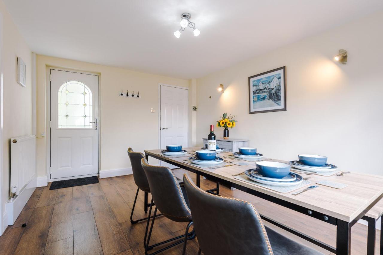 Charming 3-Bed Cottage In Chester, Ideal For Families & Workers, Free Parking - Sleeps 7 ภายนอก รูปภาพ