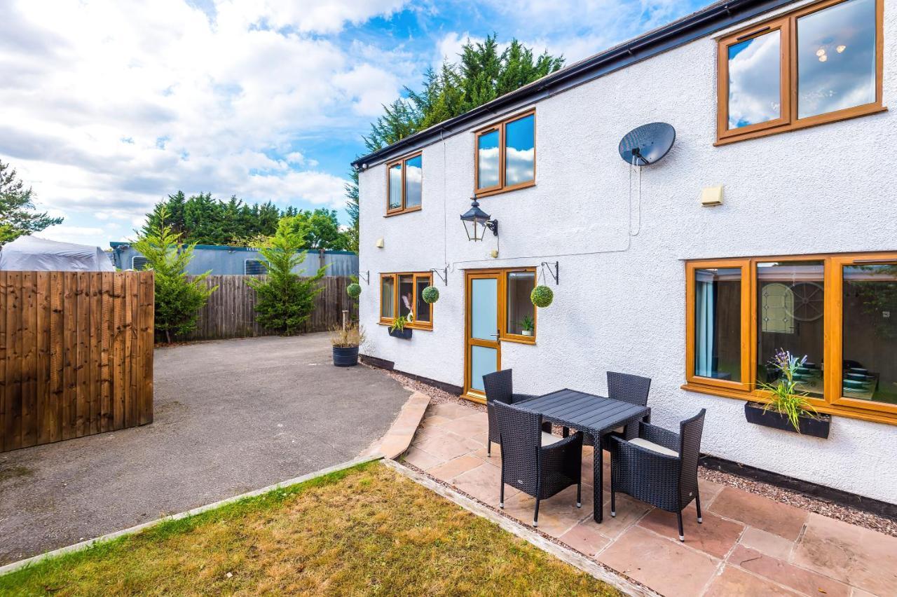 Charming 3-Bed Cottage In Chester, Ideal For Families & Workers, Free Parking - Sleeps 7 ภายนอก รูปภาพ