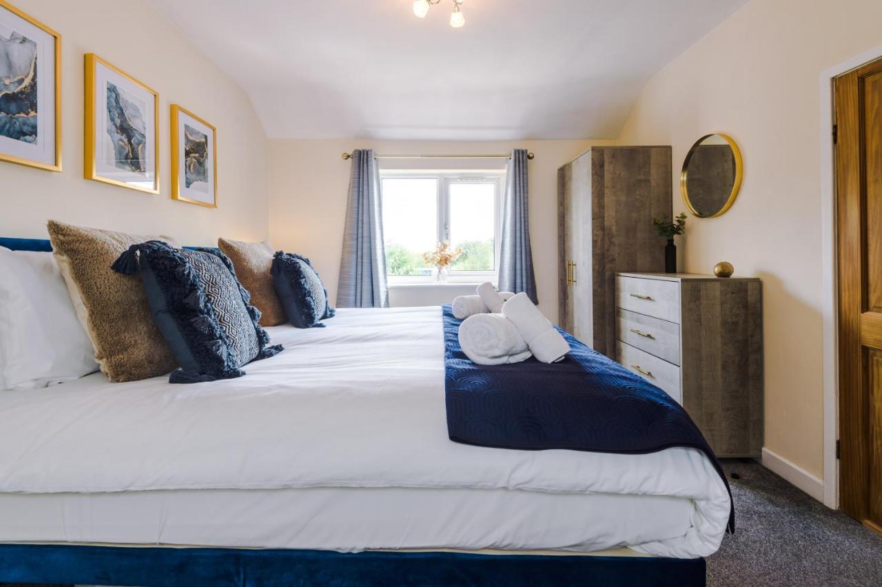 Charming 3-Bed Cottage In Chester, Ideal For Families & Workers, Free Parking - Sleeps 7 ภายนอก รูปภาพ